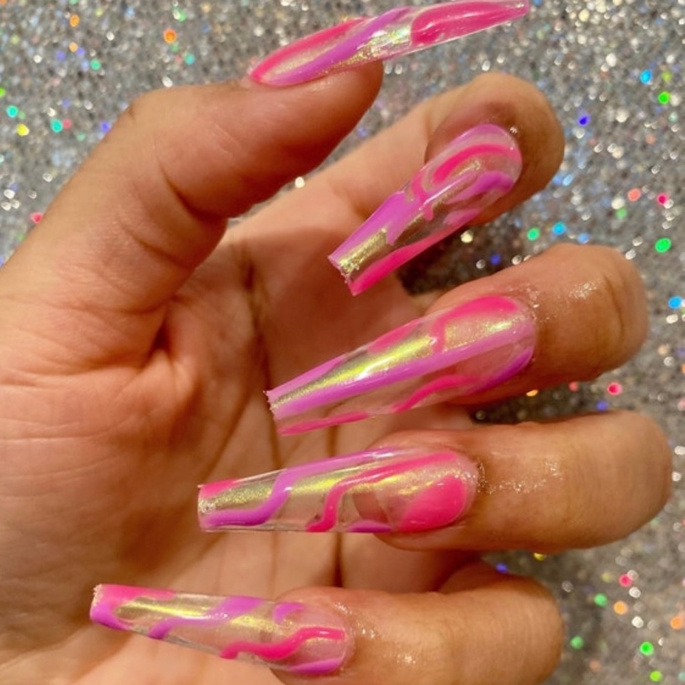 Press on nails